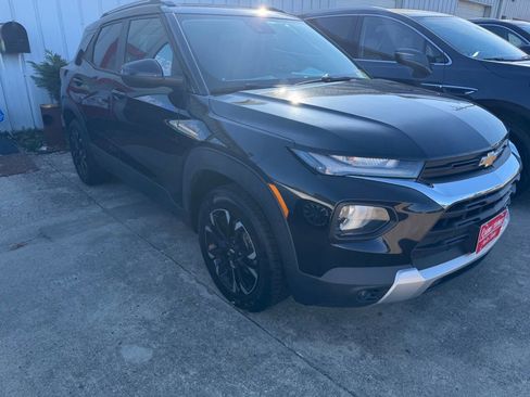 Used 2021 Chevrolet TrailBlazer LT w/ Sun and Liftgate Package image 4