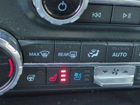 Certified 2022 Ford F150 Lariat w/ Equipment Group 502A High image 29