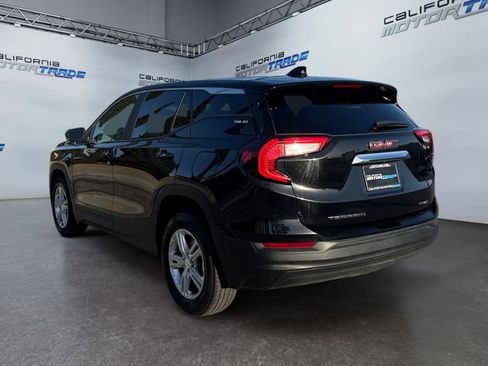 Used 2024 GMC Terrain SLE image 7