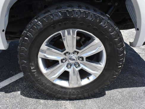 Used 2015 Ford F150 Platinum w/ Equipment Group 701A Luxury AWD/4WD image 31