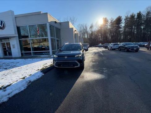New 2026 Volkswagen Taos SE AWD/4WD image 3