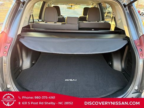 Used 2015 Toyota RAV4 LE image 20