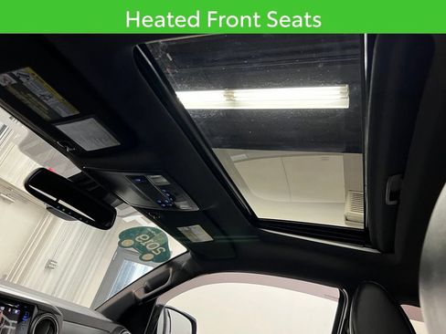 Used 2019 Toyota Tacoma TRD Sport AWD/4WD image 33