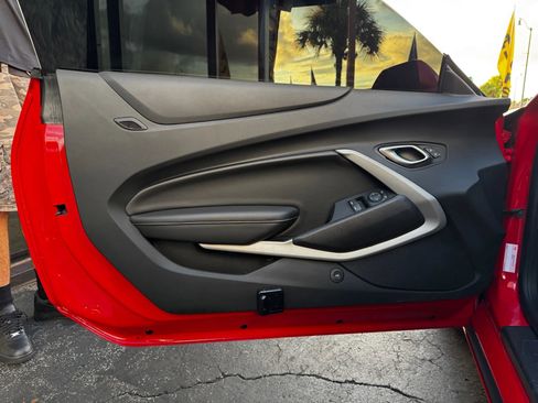 Used 2019 Chevrolet Camaro SS image 11