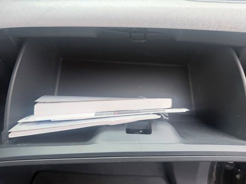 Used 2021 Chevrolet Bolt Premier image 28