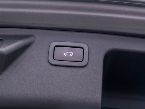 Used 2019 Land Rover Discovery Sport image 29