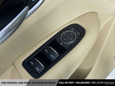 Used 2017 Cadillac XT5 FWD image 17