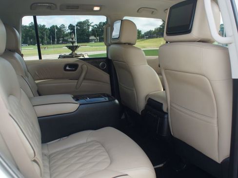 Used 2022 Nissan Armada Platinum w/ Captain's Chairs Package RWD image 25