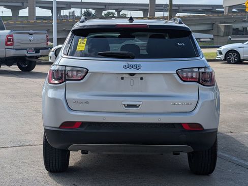 Used 2024 Jeep Compass Limited image 5