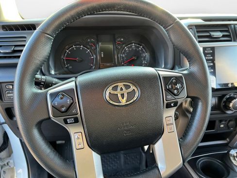 Used 2020 Toyota 4Runner SR5 image 10