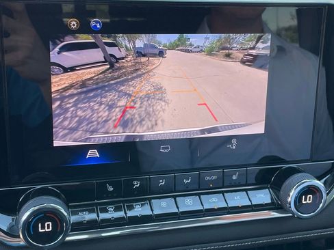 Used 2023 Chevrolet Colorado LT w/ LT Convenience Package III image 19