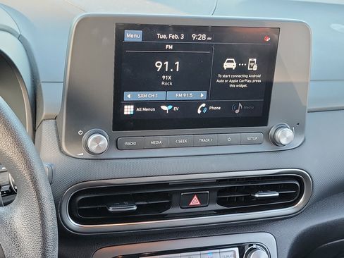 Used 2023 Hyundai Kona SE image 11