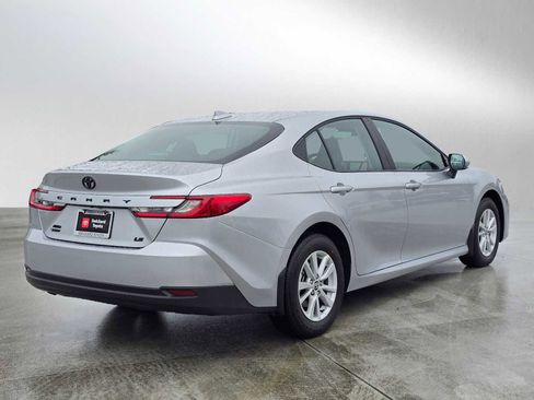 Used 2026 Toyota Camry LE w/ Convenience Package image 3