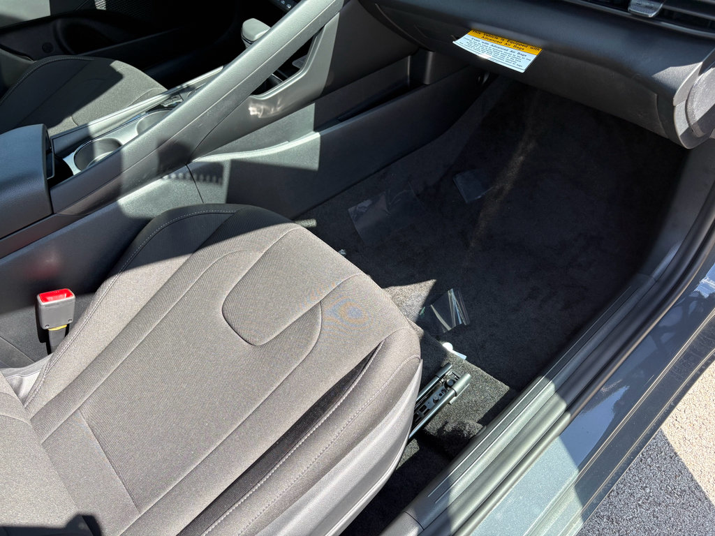 New 2026 Hyundai Elantra SEL Sport FWD image 25