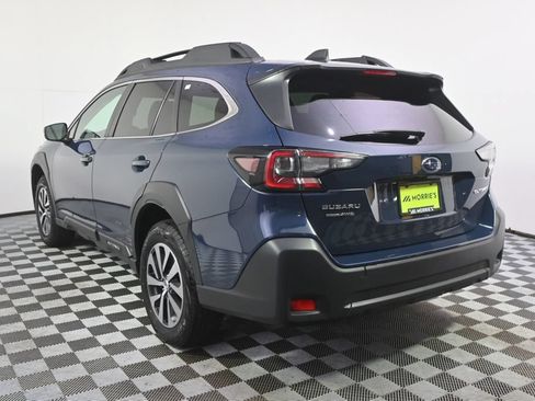 Used 2025 Subaru Outback Premium AWD/4WD image 4