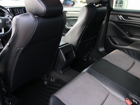 Used 2018 Honda Accord Sport image 29