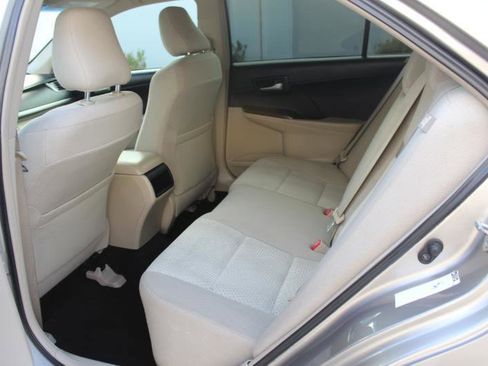 Used 2014 Toyota Camry LE FWD image 11