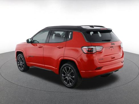 Used 2025 Jeep Compass Trailhawk AWD/4WD image 7