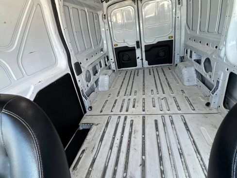 Used 2024 Ford Transit 250 148 Medium Roof RWD image 23