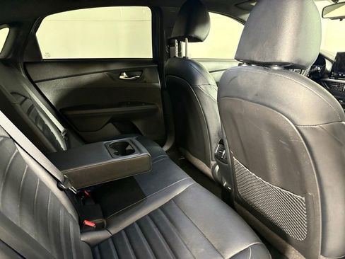 Used 2023 Kia Forte GT-Line w/ GT-Line Premium Package image 17