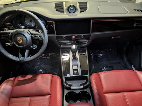 Certified 2025 Porsche Macan S AWD/4WD image 48