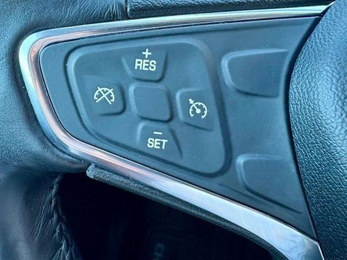 Used 2019 Chevrolet Equinox LT image 20