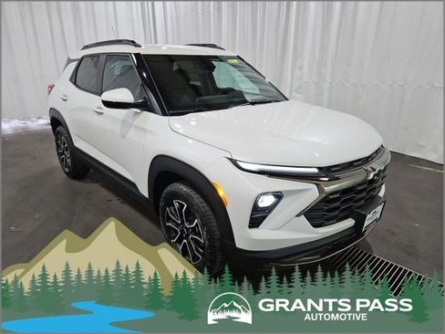 New 2026 Chevrolet TrailBlazer ACTIV w/ Convenience Package AWD/4WD image 1