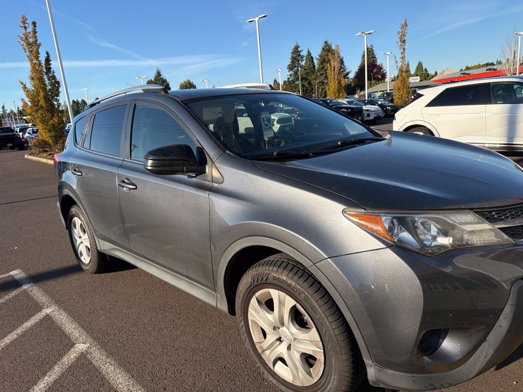 Used 2015 Toyota RAV4 LE AWD/4WD image 3