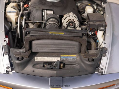 Used 2005 Chevrolet SSR w/ Preferred Equipment Group image 23