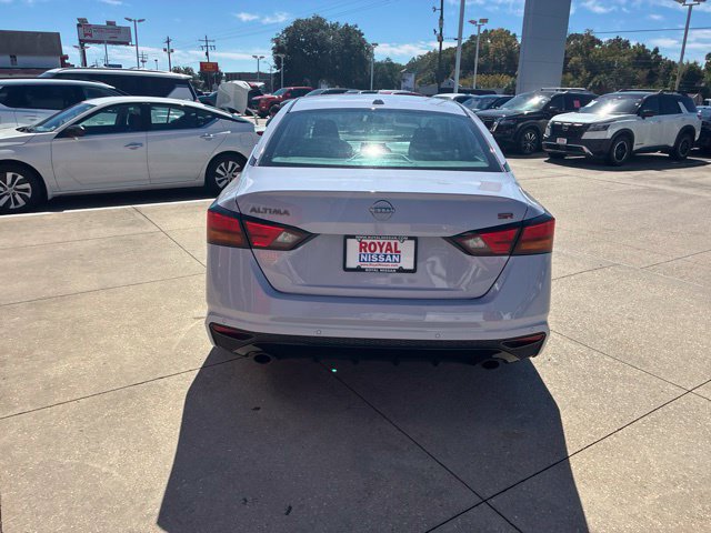 Used 2024 Nissan Altima 2.5 SR FWD image 6