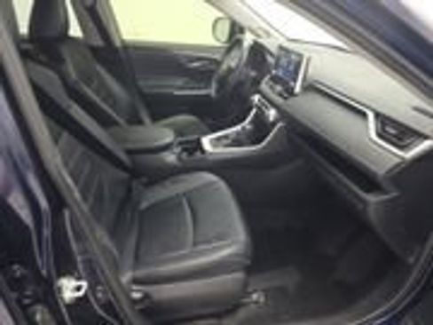 Used 2021 Toyota RAV4 XLE Premium FWD image 8