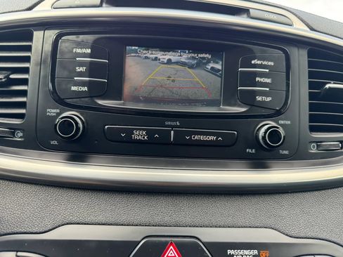 Used 2016 Kia Sorento EX FWD image 18
