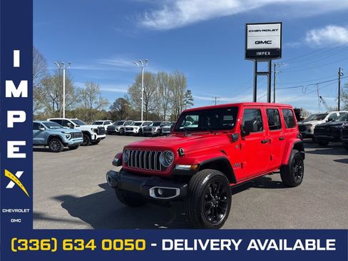 Used 2025 Jeep Wrangler Unlimited Sahara w/ Safety Group AWD/4WD image 1