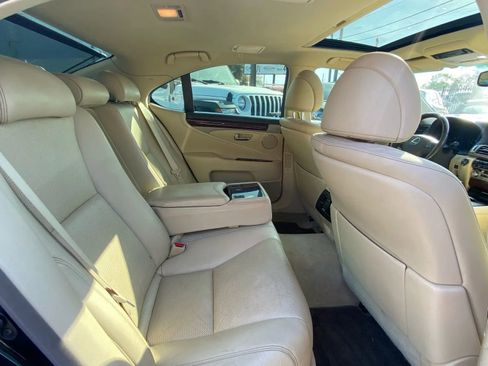 Used 2014 Lexus LS 460 AWD image 19