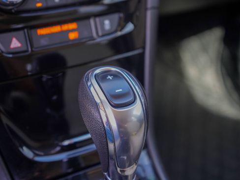 Used 2017 Buick Encore Essence image 11