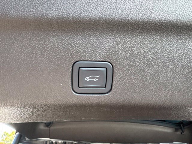 Used 2023 GMC Yukon XL SLT w/ SLT Premium Package AWD/4WD image 23