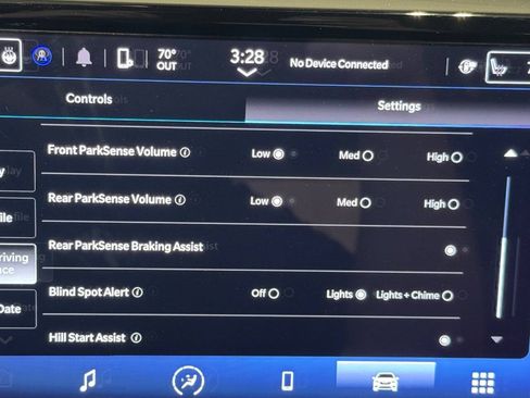 Used 2023 Chrysler Pacifica Touring-L FWD image 37