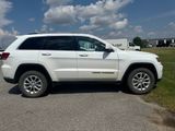 Used 2021 Jeep Grand Cherokee Laredo image 4