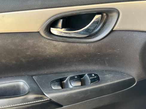 Used 2019 Nissan Sentra S FWD image 15