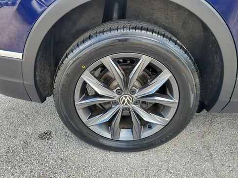 Used 2022 Volkswagen Tiguan SE image 7