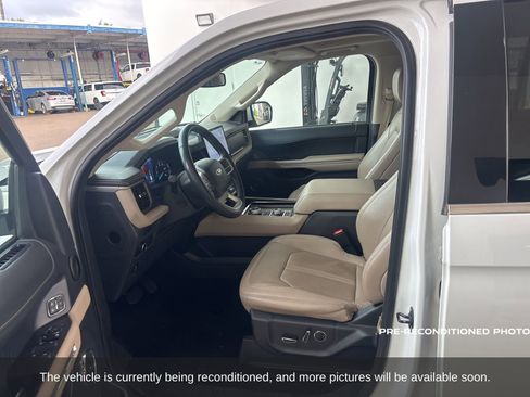 Used 2024 Ford Expedition Max Limited image 4