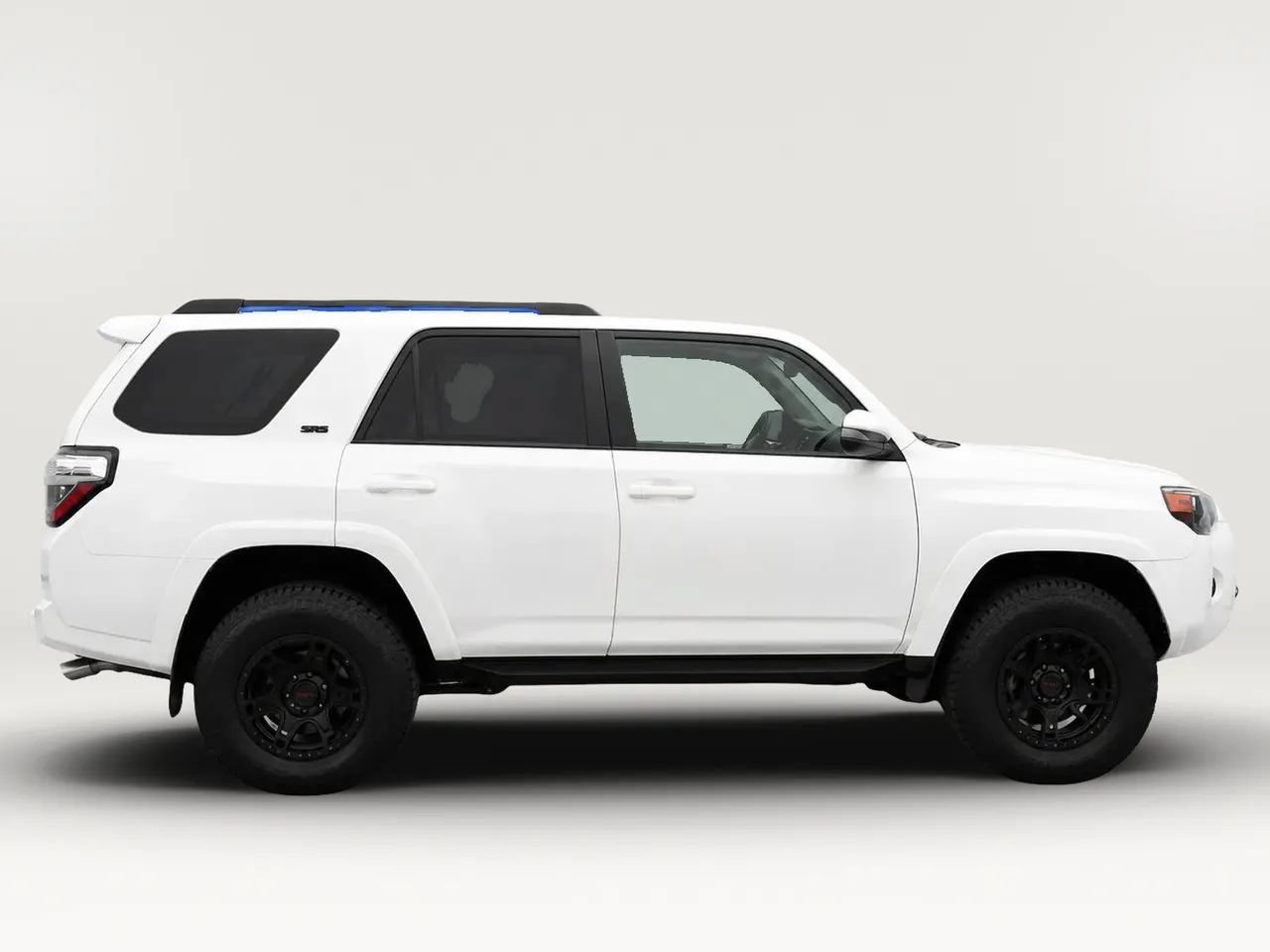 Used 2018 Toyota 4Runner SR5 AWD/4WD image 6