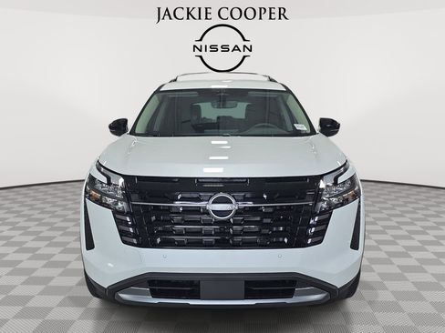 New 2026 Nissan Pathfinder SL FWD image 2