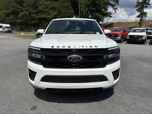 Used 2023 Ford Expedition Limited AWD/4WD image 2