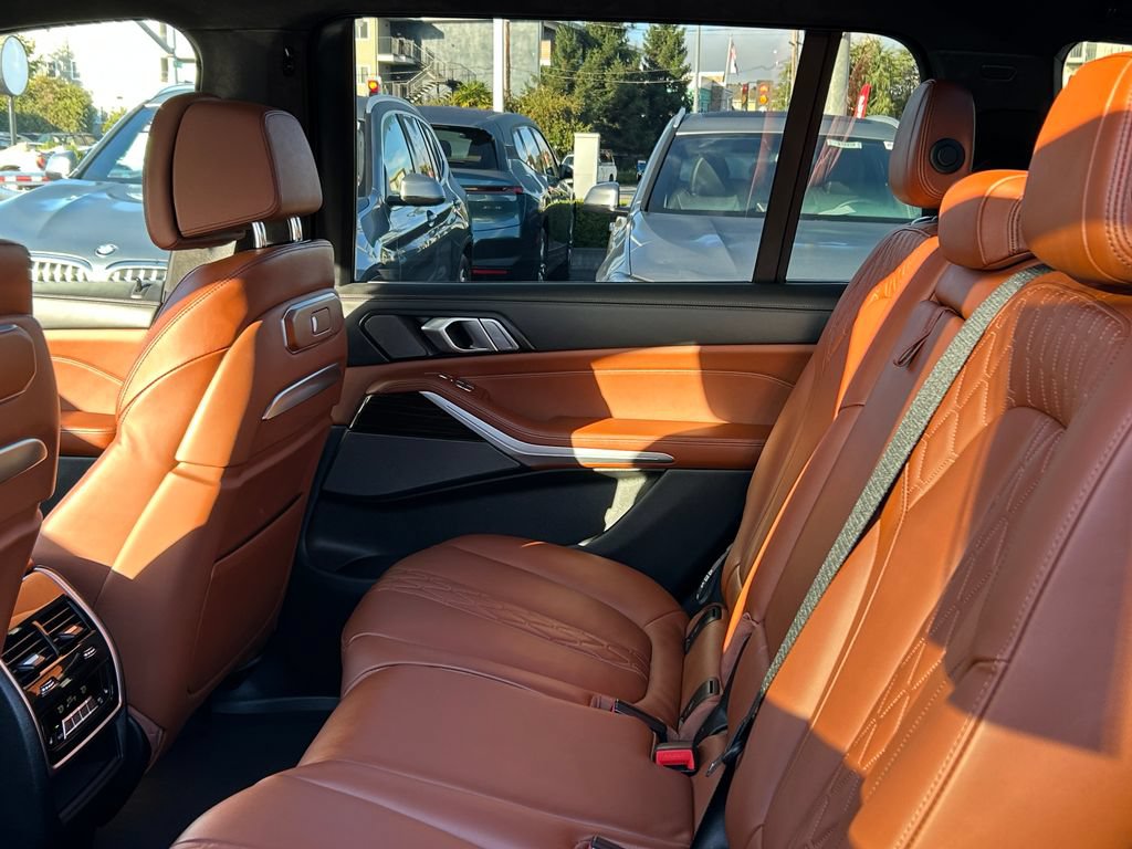 Used 2024 BMW X7 M60i w/ Climate Comfort Package AWD/4WD image 30