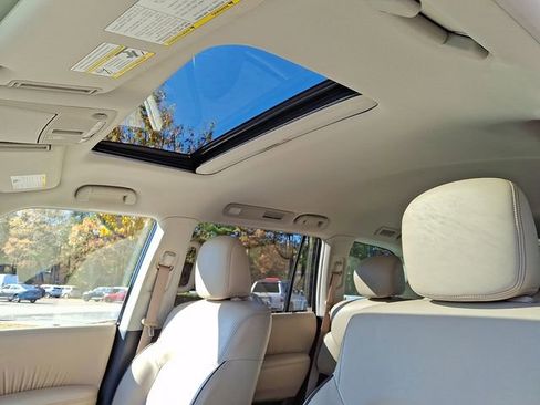 Used 2023 Nissan Armada SL image 18