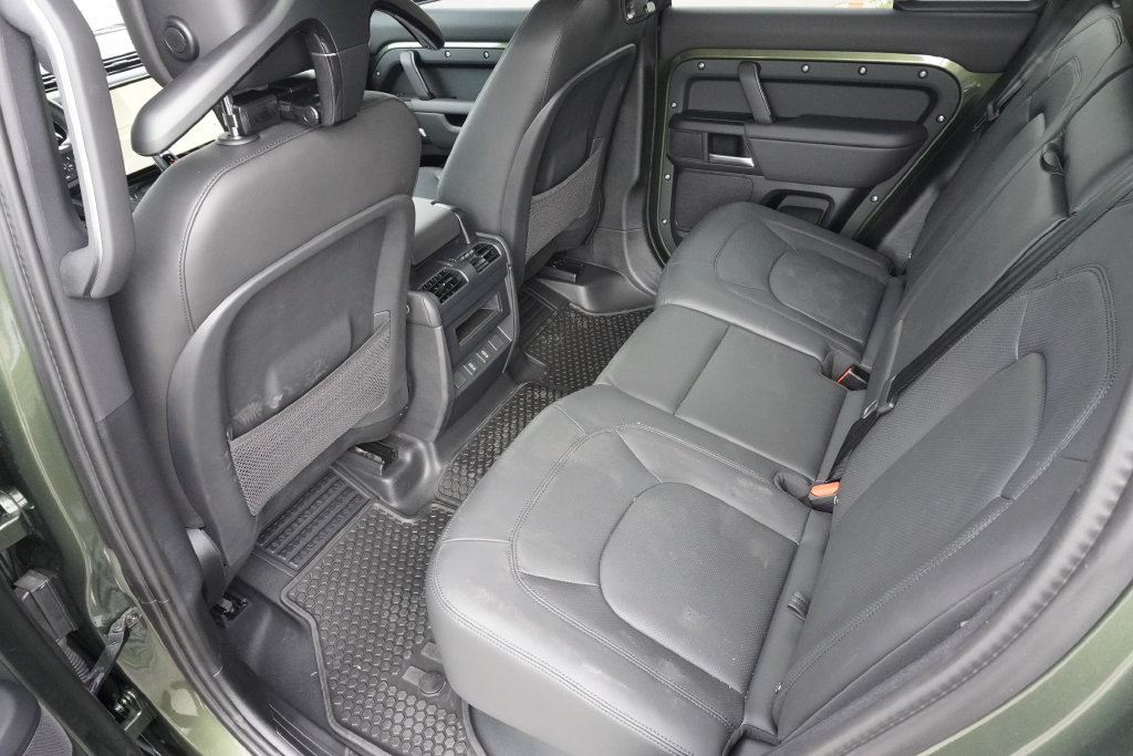 New 2026 Land Rover Defender 110 X-Dynamic SE AWD/4WD image 29