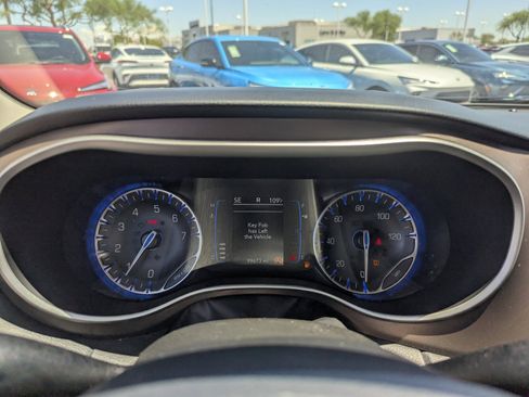 Used 2021 Chrysler Voyager Lxi image 30