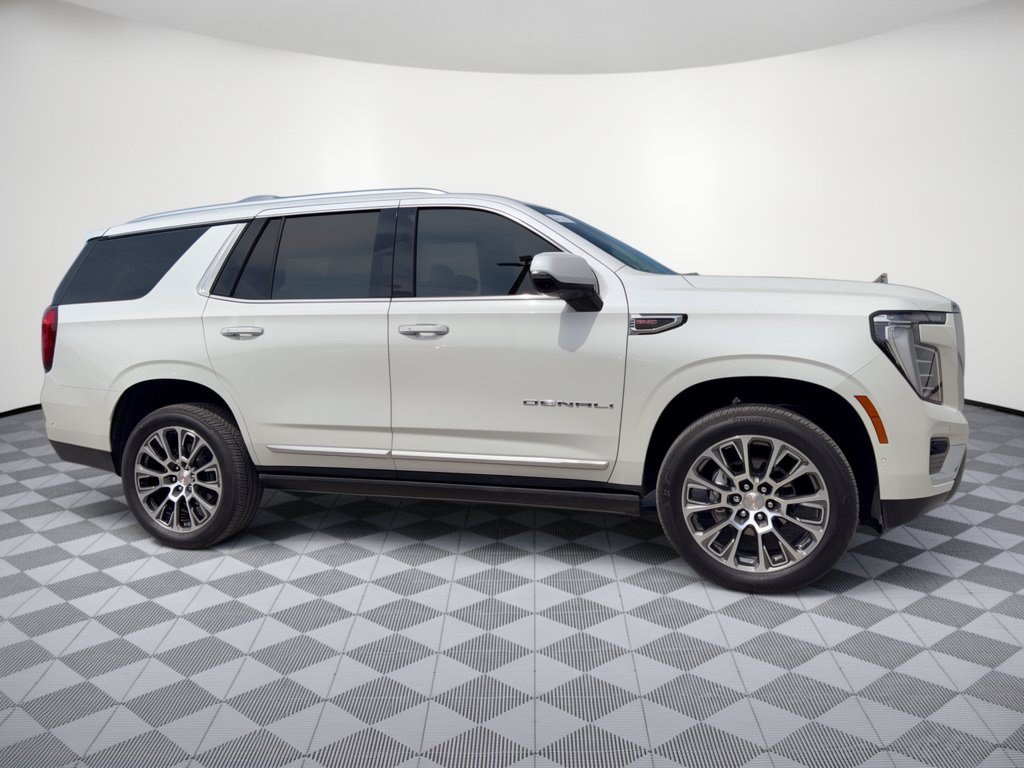 Used 2025 GMC Yukon Denali w/ Denali Reserve Package AWD/4WD image 8