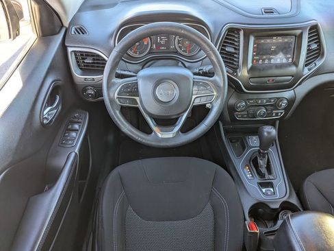 Used 2019 Jeep Cherokee Latitude w/ Popular Appearance Group FWD image 26